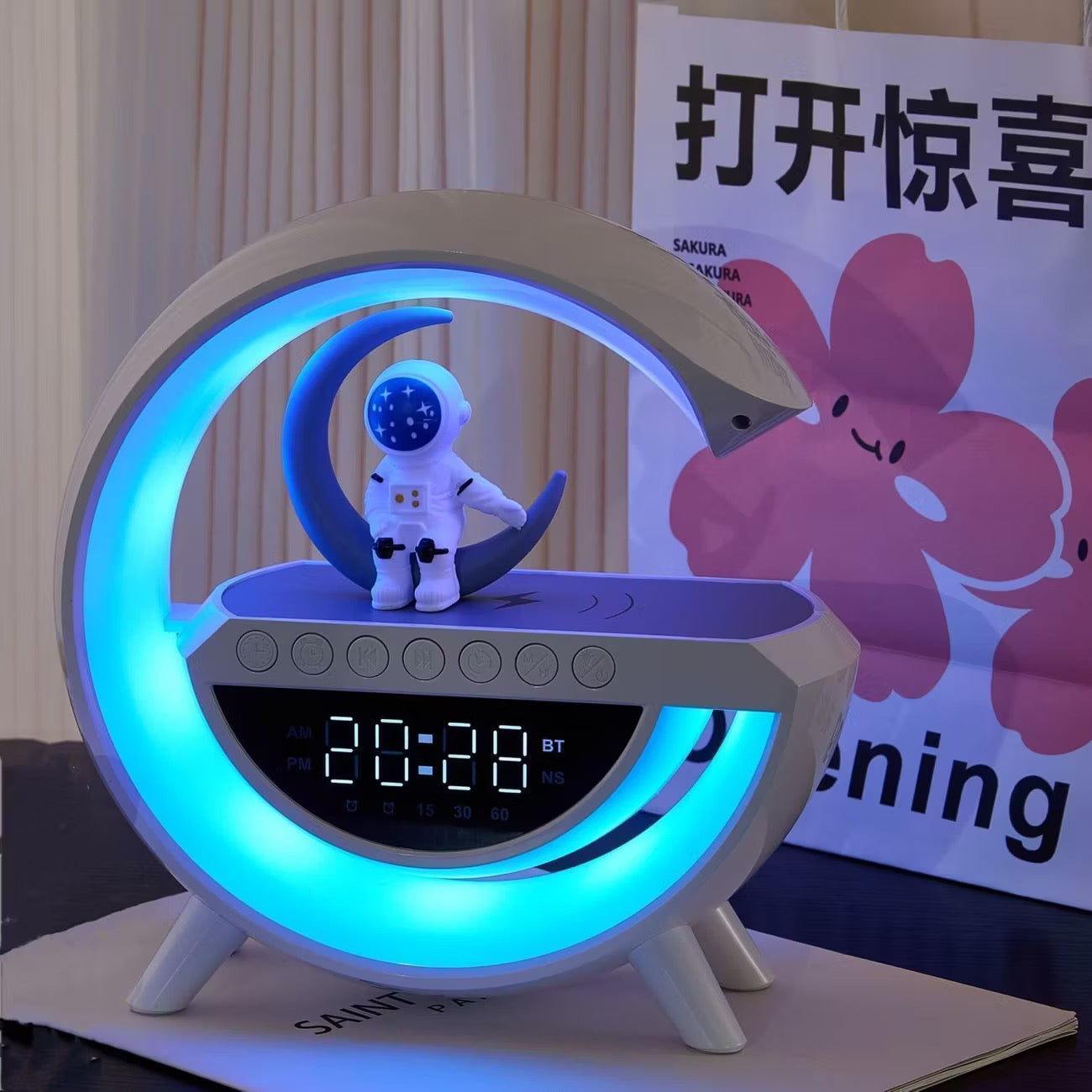 chargeur sans fil + réveil + lumière d’ambiance + enceinte Bluetooth + horloge
