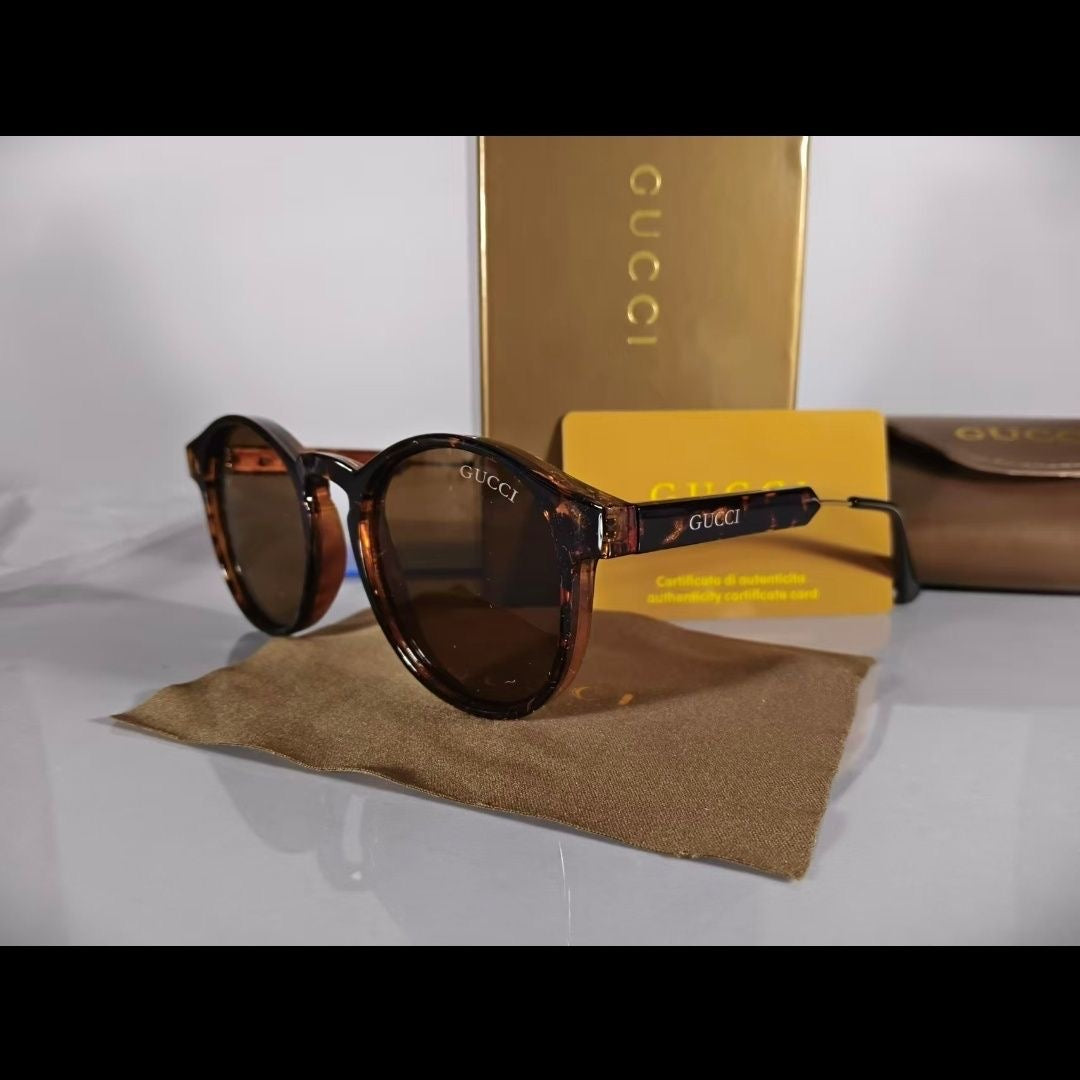 Lunette marque GUCCI avec BOITE