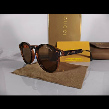 Lunette marque GUCCI avec BOITE