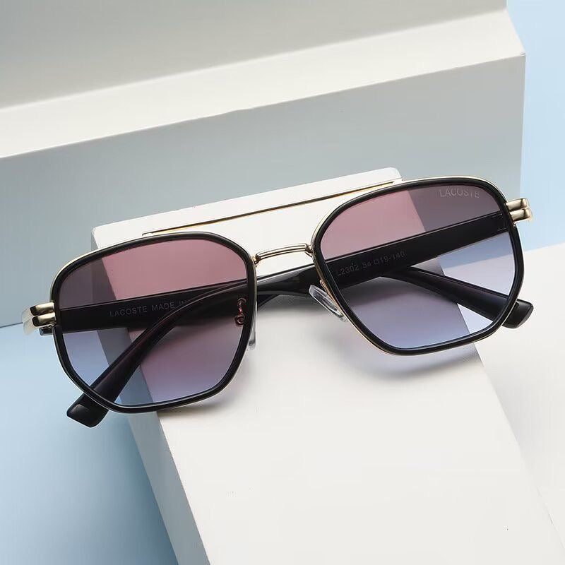 LUNETTE LACOSTE AVEC BOÎTE 🗃️